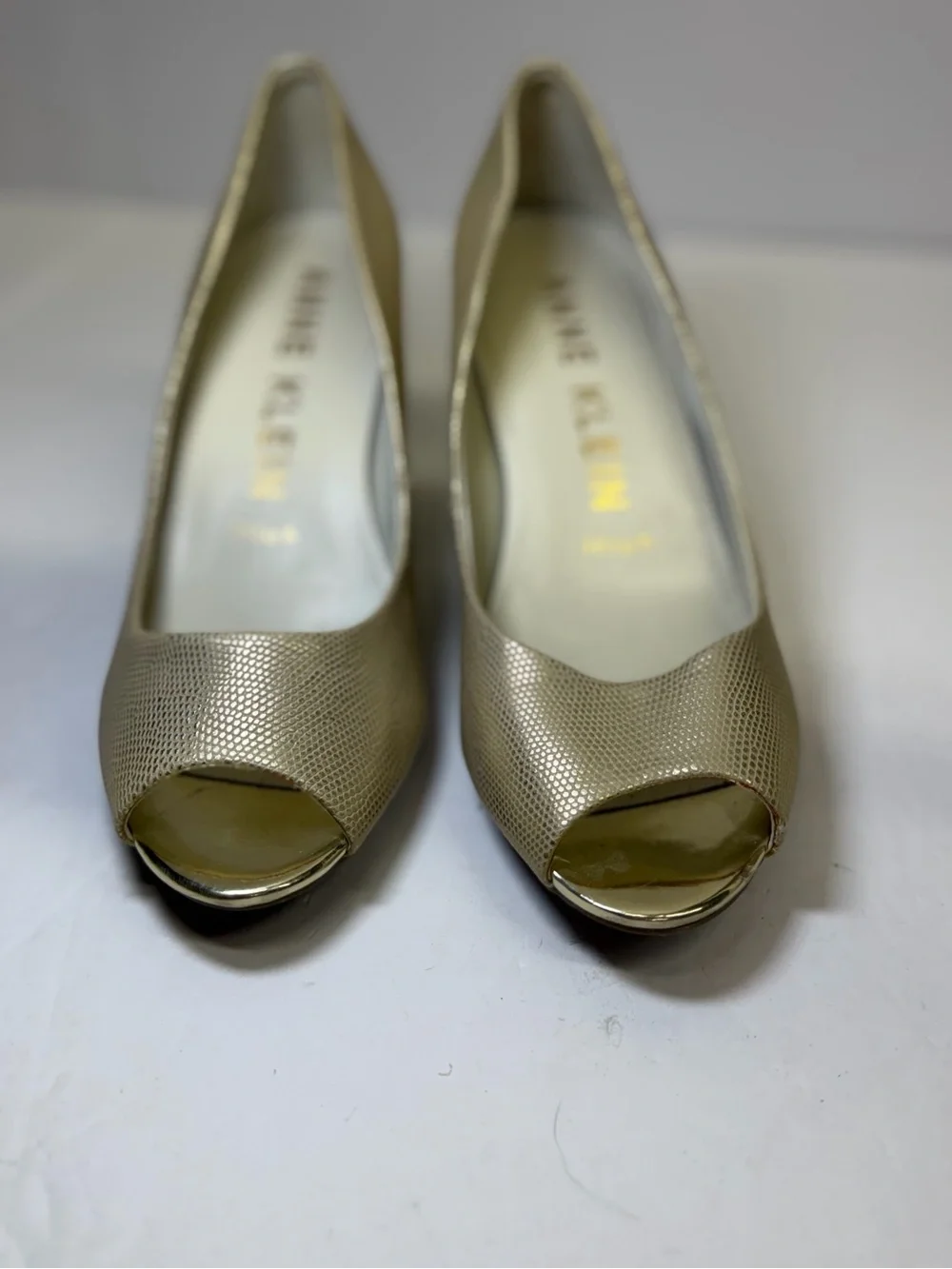 Anne Klein Megan Gold Peep-Toe Block Heel Pumps size 7